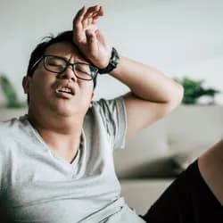 “Đi đêm” đảo nợ là gì? Tại sao lại lành ít dữ nhiều?