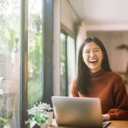 Tài chính thông minh: 5 thói quen chi tiêu khiến bạn hết tiền