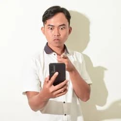 Cần làm gì khi nhận được tin nhắn và cuộc gọi "đòi nợ"?