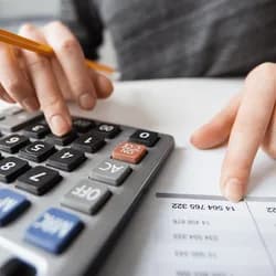 Phí phạt trả chậm và cách tính như thế nào ?