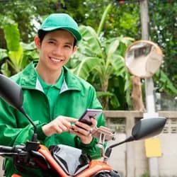 Mua bảo hiểm xe máy ở đâu?