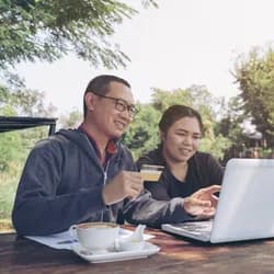 Quản lý tài chính gia đình: Vợ hay chồng là người giữ tiền?