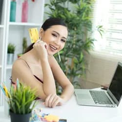 Vay tiền online có uy tín và an toàn?