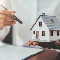 Vay tiền mua nhà có phải là quyết định đúng đắn năm 2022?