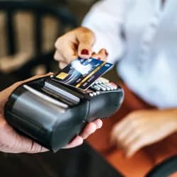 Thẻ visa là gì? Lợi ích và phân loại thẻ visa